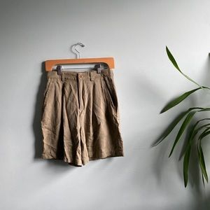 100% silk tomboy shorts. These are fun, can be worn multiple styles. 🩳🌿